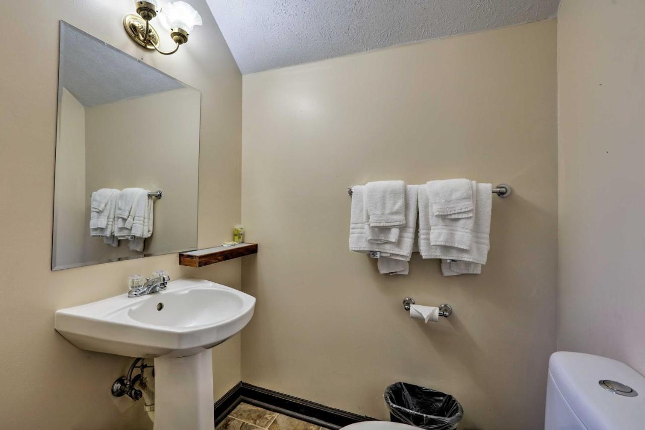 Burkesville Apt With Deck, Views And Pool Access! ภายนอก รูปภาพ
