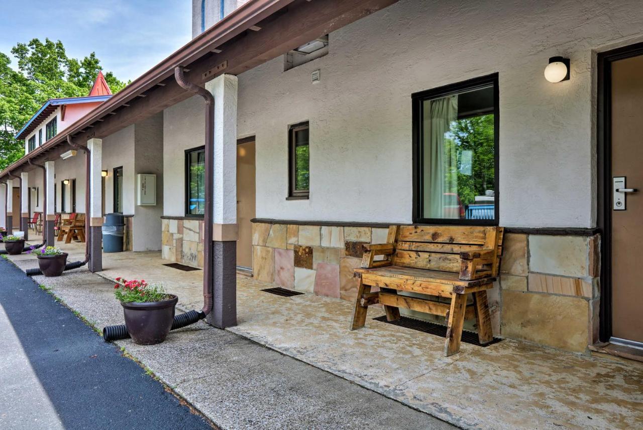 Burkesville Apt With Deck, Views And Pool Access! ภายนอก รูปภาพ