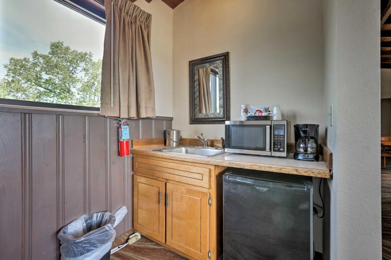 Burkesville Apt With Deck, Views And Pool Access! ภายนอก รูปภาพ