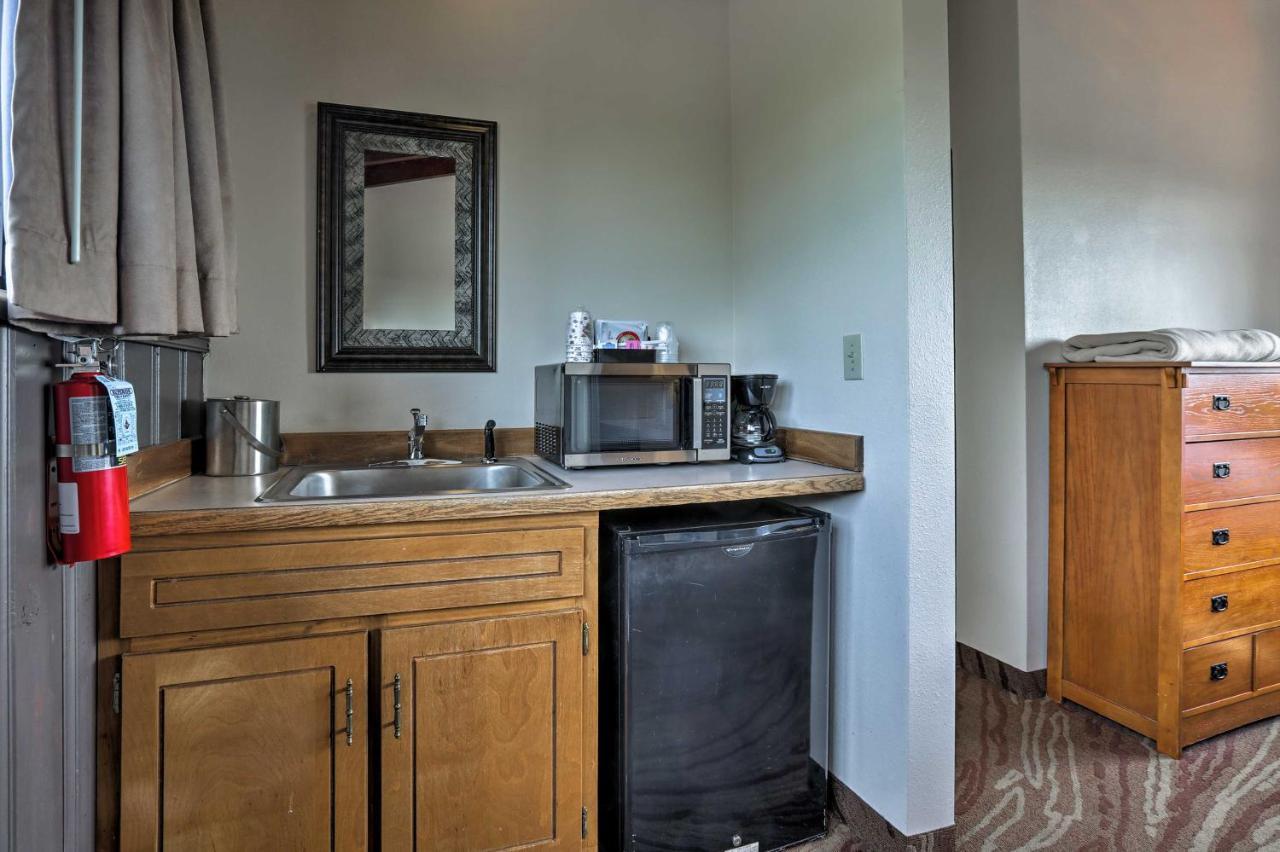 Burkesville Apt With Deck, Views And Pool Access! ภายนอก รูปภาพ
